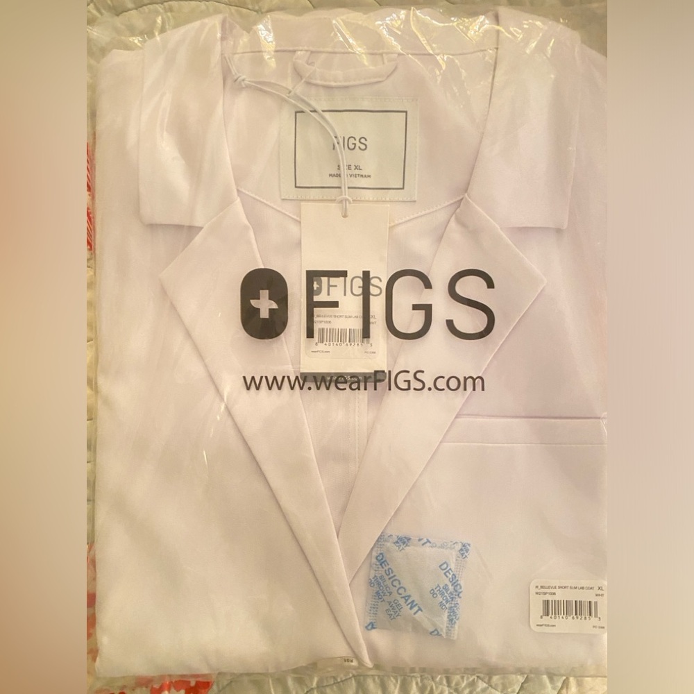 FIGS: Bellevue Slim Short Lab coat (XL)
